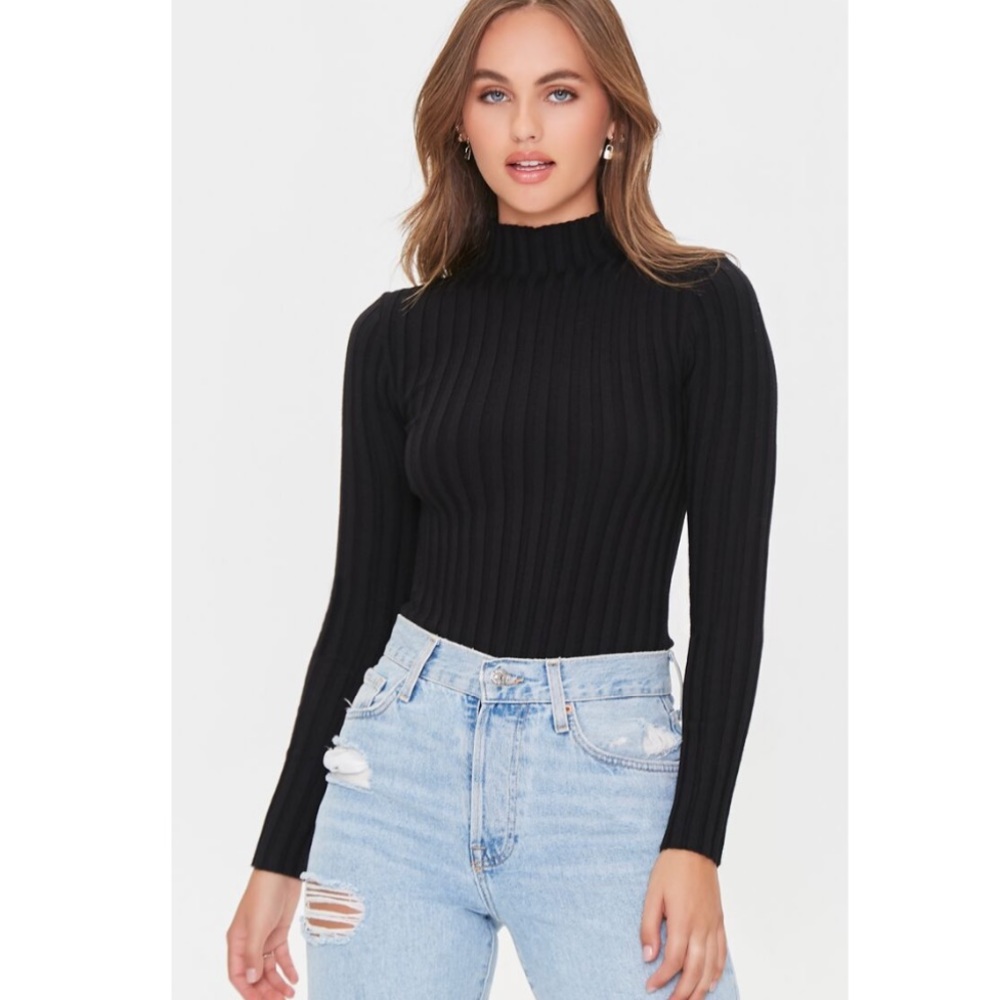 3 for $25💙Lettuce-Edge Mock Neck Bodysuit